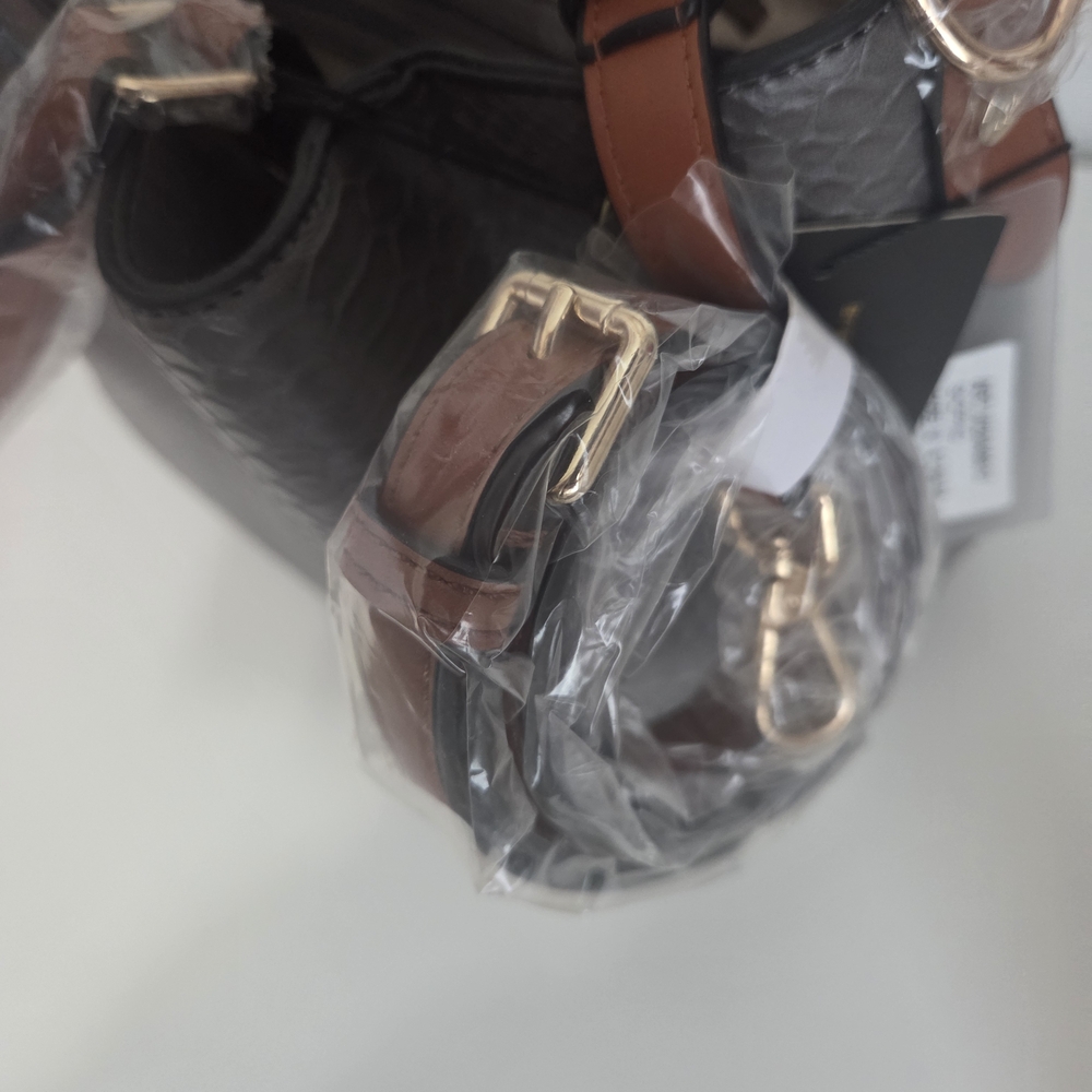 19v69 Itaila By Versace Gray Textured Handbag - Picture 9 of 10